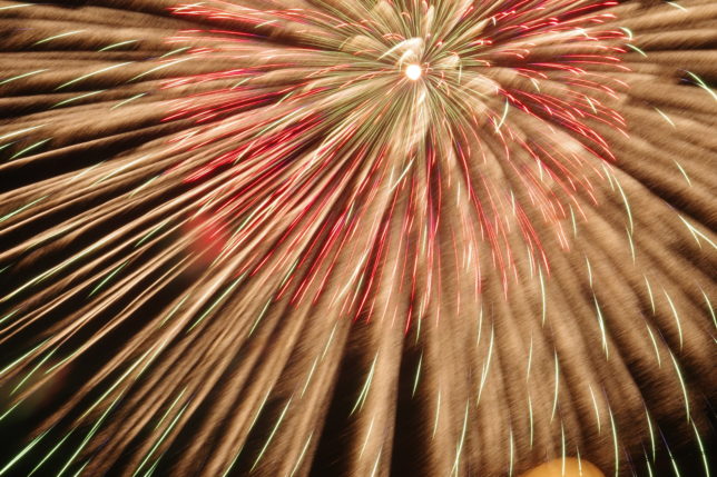 船玉祭りの花火は迫力満点