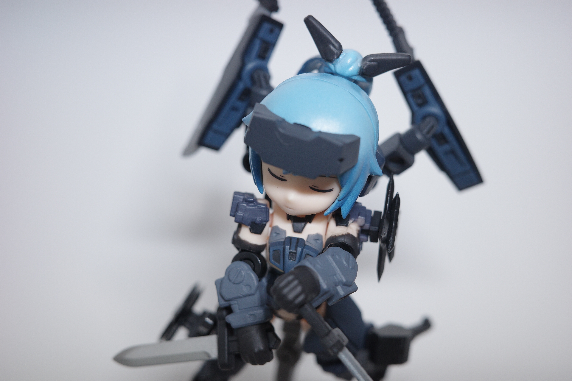 デスクトップアーミー迅雷眠り目。